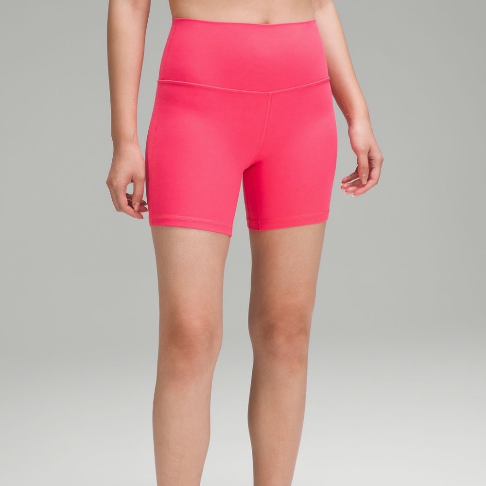 Lip Gloss Lululemon Align Shorts 6”